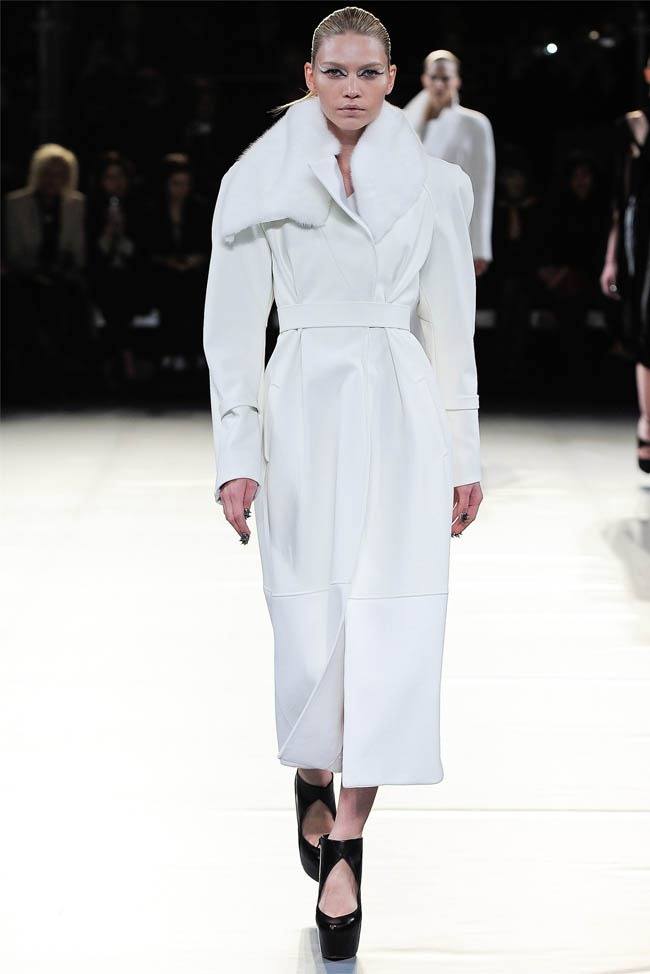 PARIS FASHION WEEK: MUGLER FALL 2012