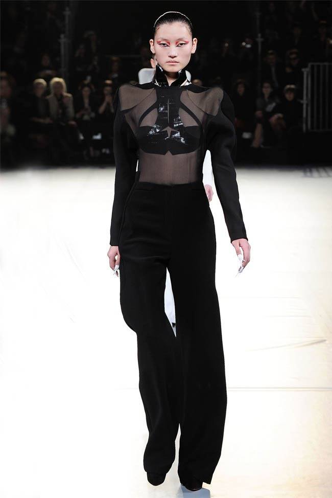 PARIS FASHION WEEK: MUGLER FALL 2012