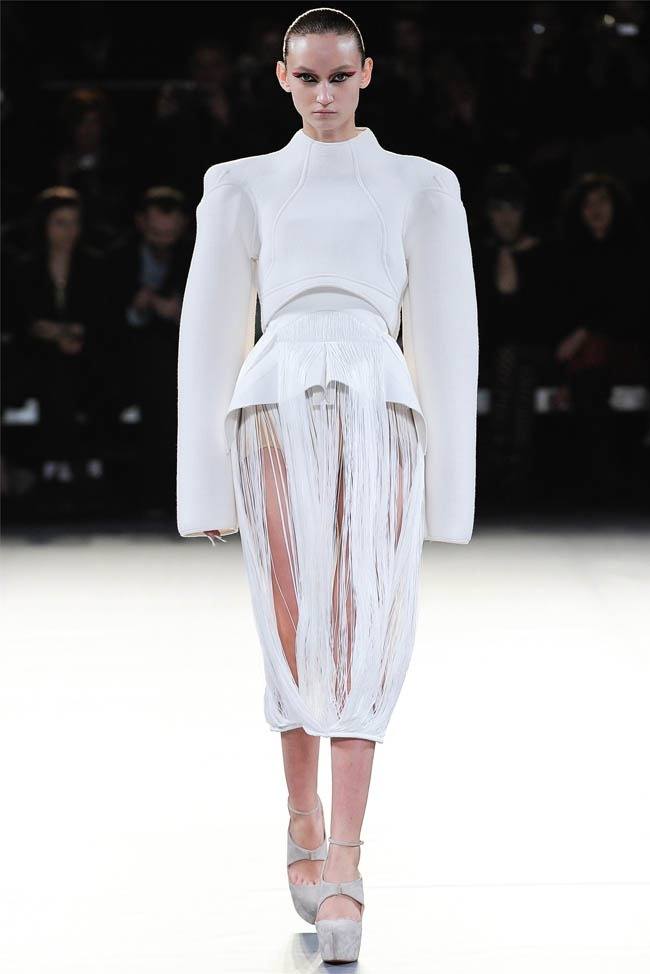 PARIS FASHION WEEK: MUGLER FALL 2012