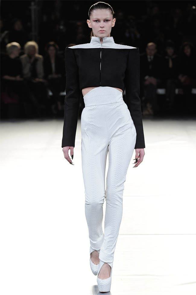 PARIS FASHION WEEK: MUGLER FALL 2012