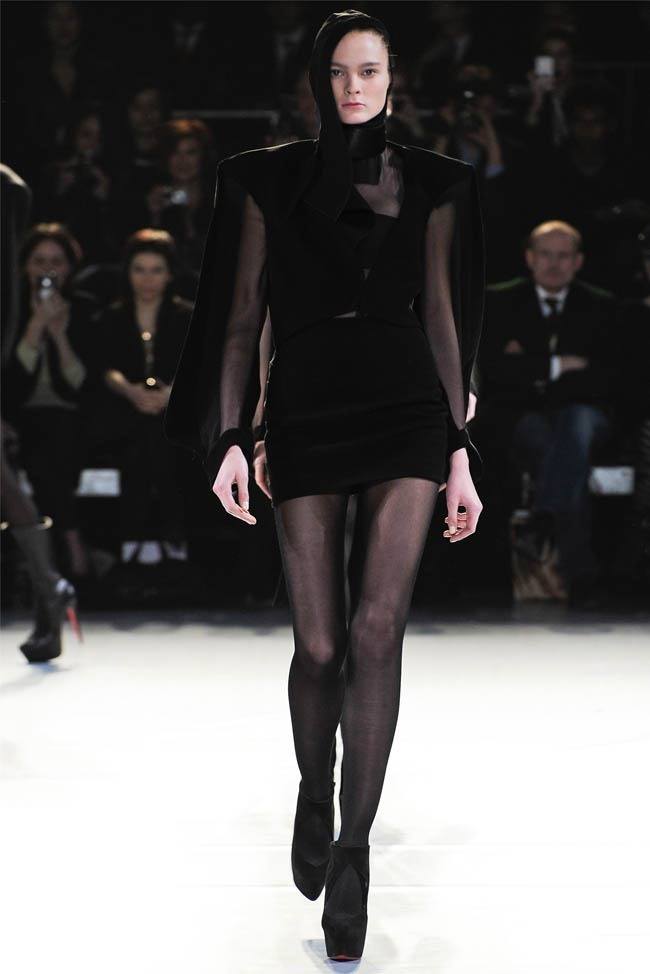 PARIS FASHION WEEK: MUGLER FALL 2012