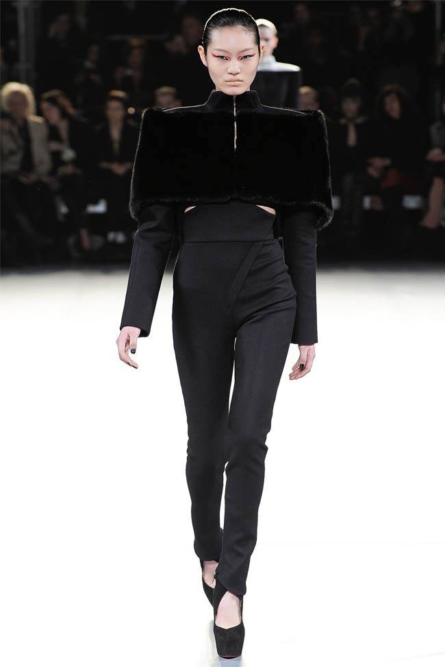 PARIS FASHION WEEK: MUGLER FALL 2012