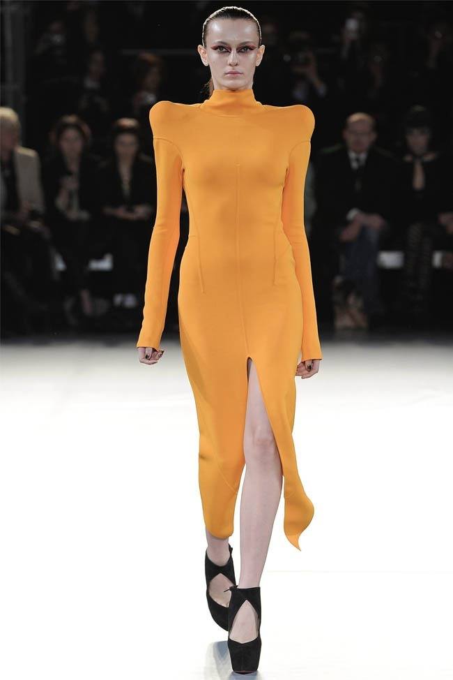 PARIS FASHION WEEK: MUGLER FALL 2012
