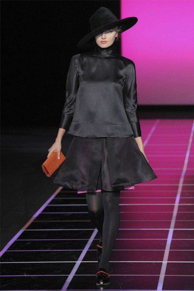 MILAN FASHION WEEK: GIORGIO ARMANI FALL 2012