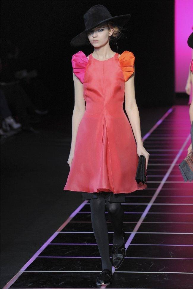 MILAN FASHION WEEK: GIORGIO ARMANI FALL 2012
