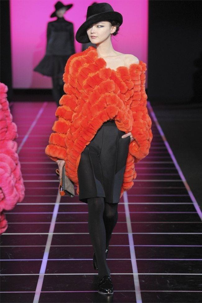 MILAN FASHION WEEK: GIORGIO ARMANI FALL 2012