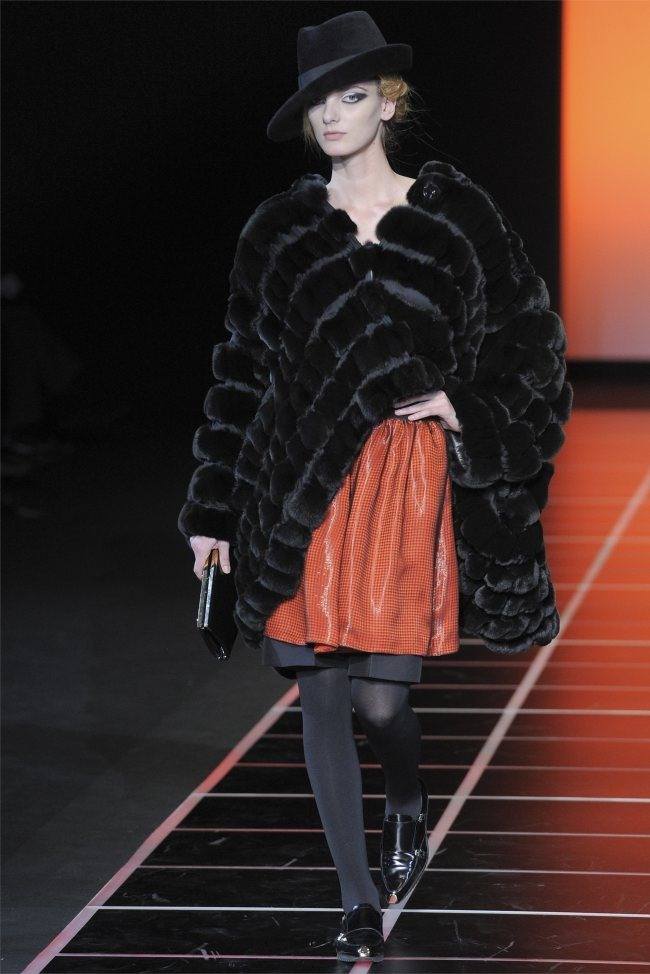 MILAN FASHION WEEK: GIORGIO ARMANI FALL 2012