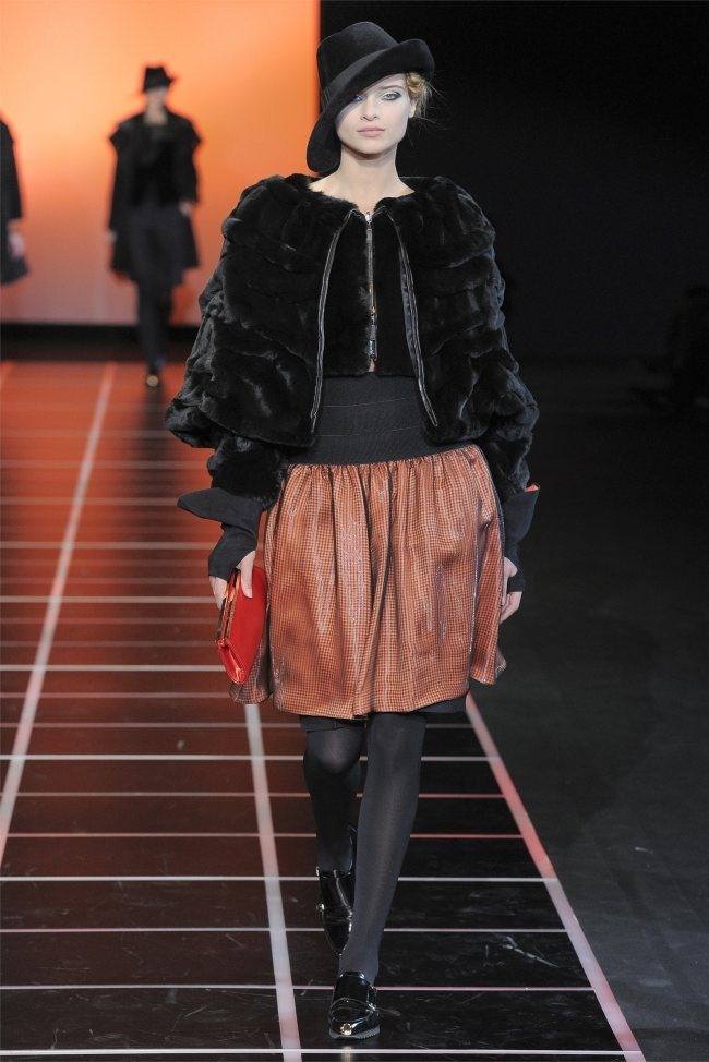 MILAN FASHION WEEK: GIORGIO ARMANI FALL 2012