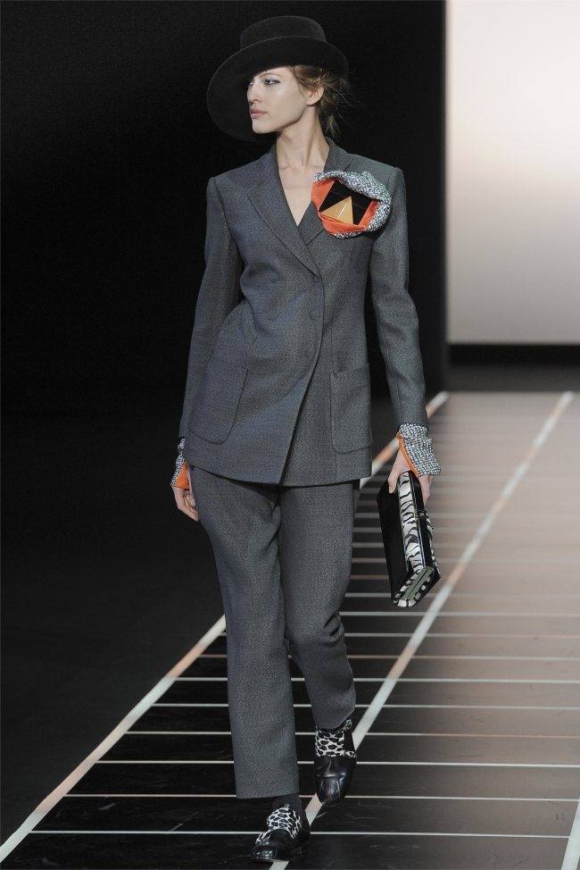 MILAN FASHION WEEK: GIORGIO ARMANI FALL 2012