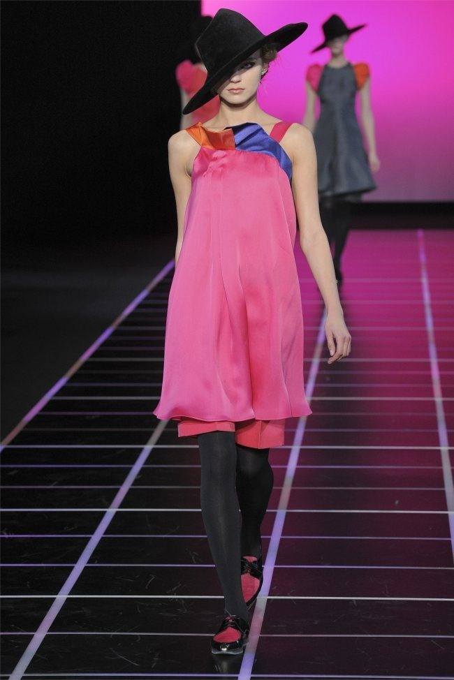 MILAN FASHION WEEK: GIORGIO ARMANI FALL 2012