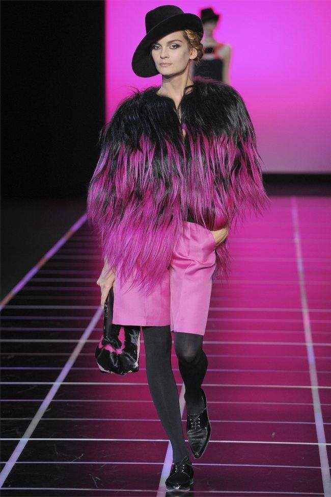 MILAN FASHION WEEK: GIORGIO ARMANI FALL 2012