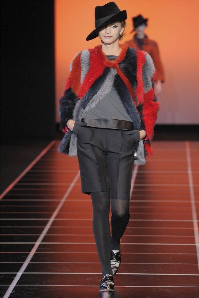 MILAN FASHION WEEK: GIORGIO ARMANI FALL 2012