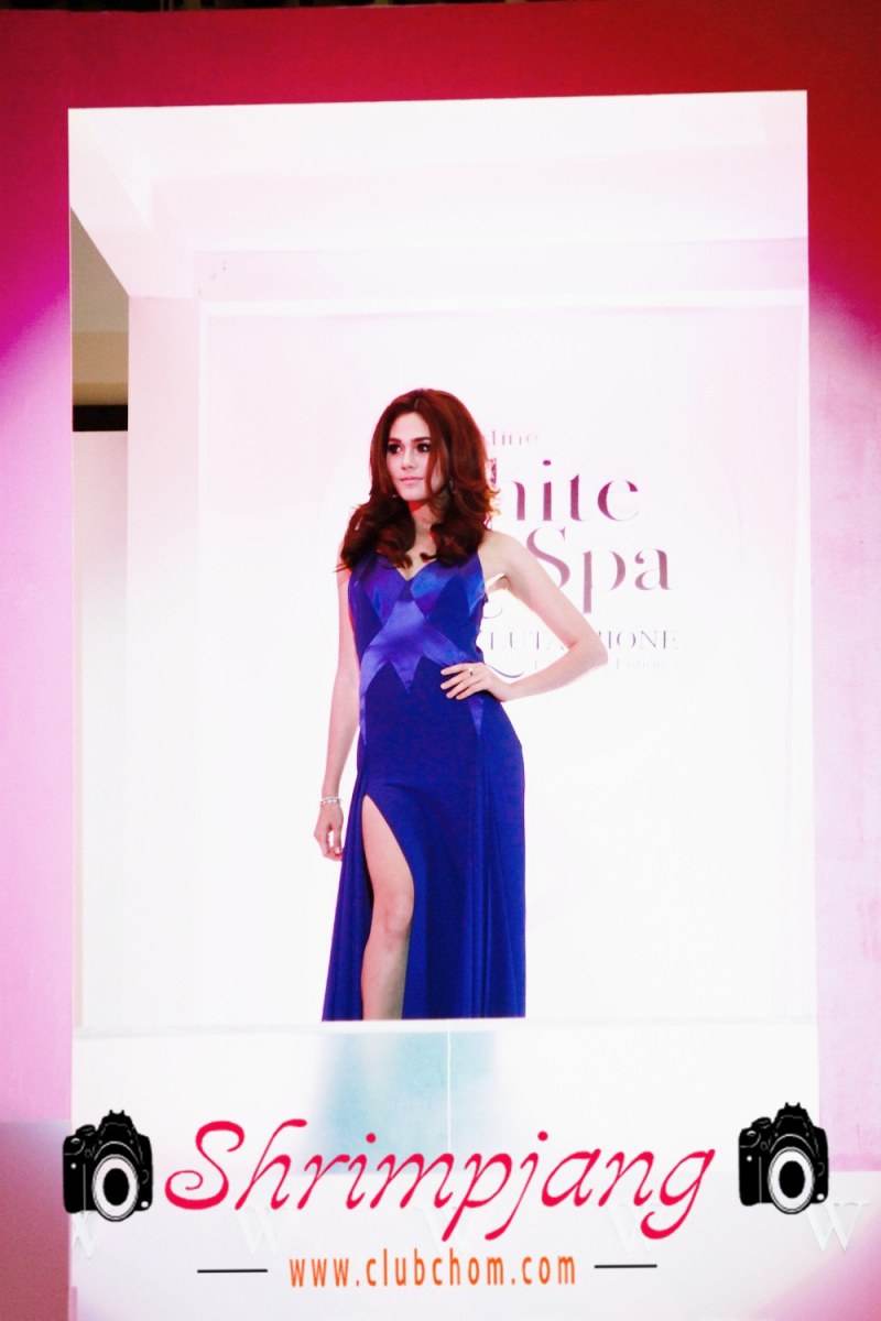 ชมพู่ อารยา ในงานเปิดตัว Mistine White Spa Extravagance @CTW