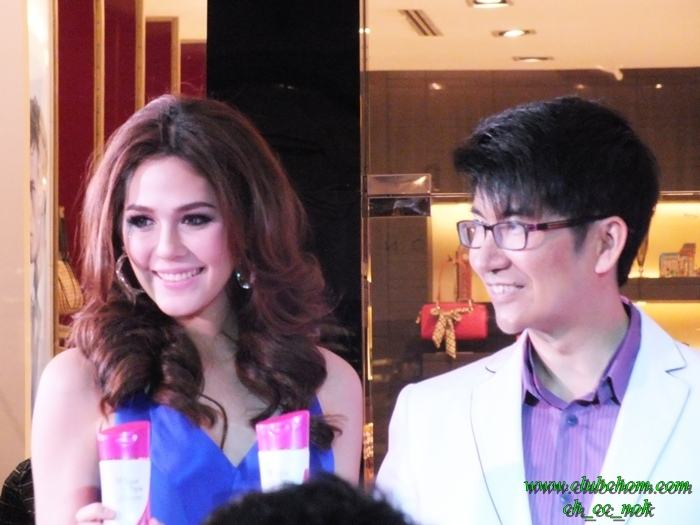 ชมพู่ อารยา ในงานเปิดตัว Mistine White Spa Extravagance @CTW