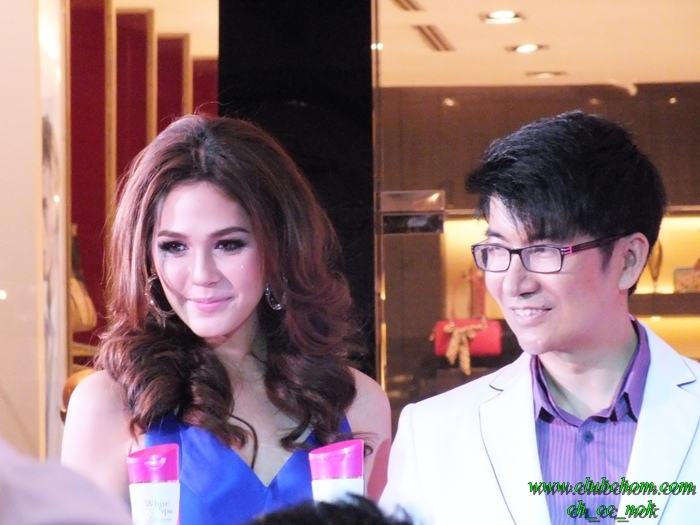 ชมพู่ อารยา ในงานเปิดตัว Mistine White Spa Extravagance @CTW