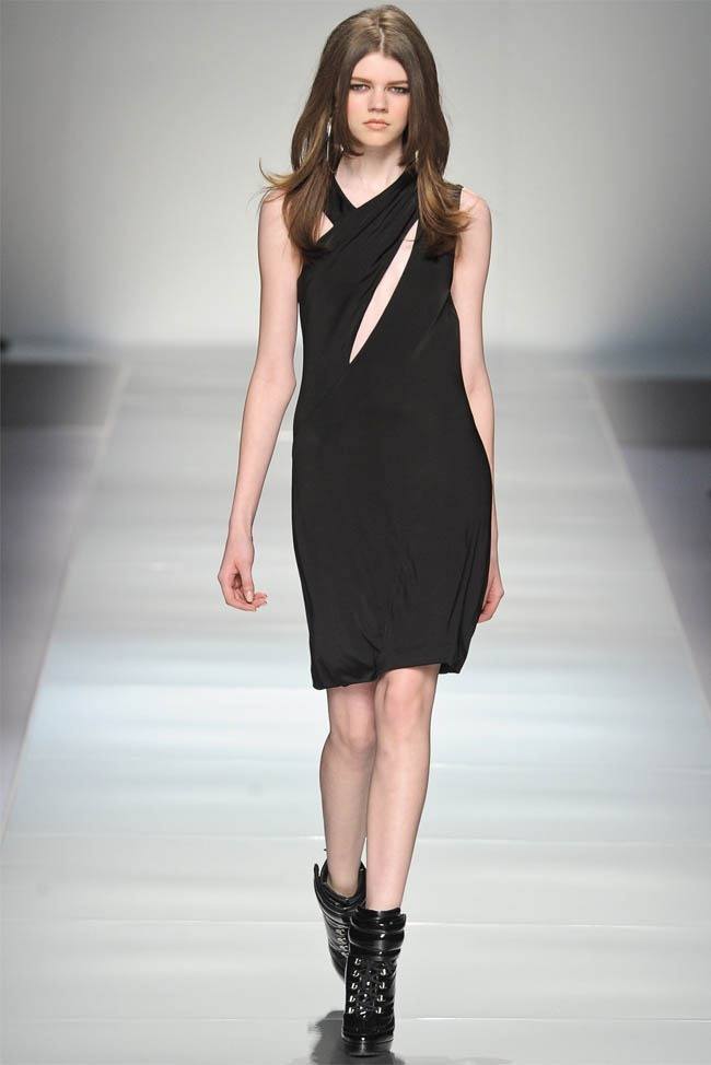 MILAN FASHION WEEK: BLUMARINE FALL 2012