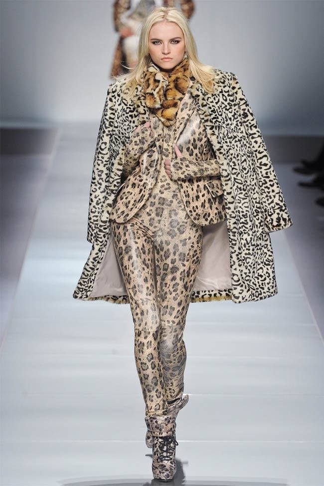 MILAN FASHION WEEK: BLUMARINE FALL 2012