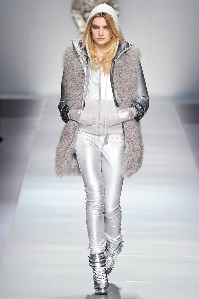 MILAN FASHION WEEK: BLUMARINE FALL 2012
