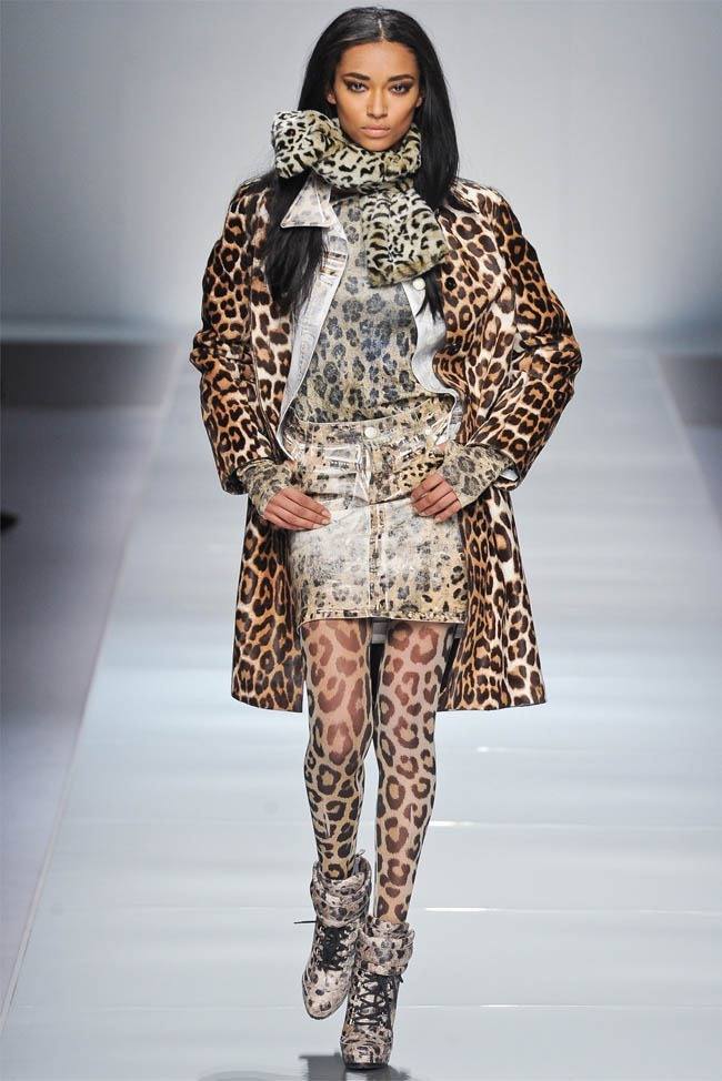 MILAN FASHION WEEK: BLUMARINE FALL 2012