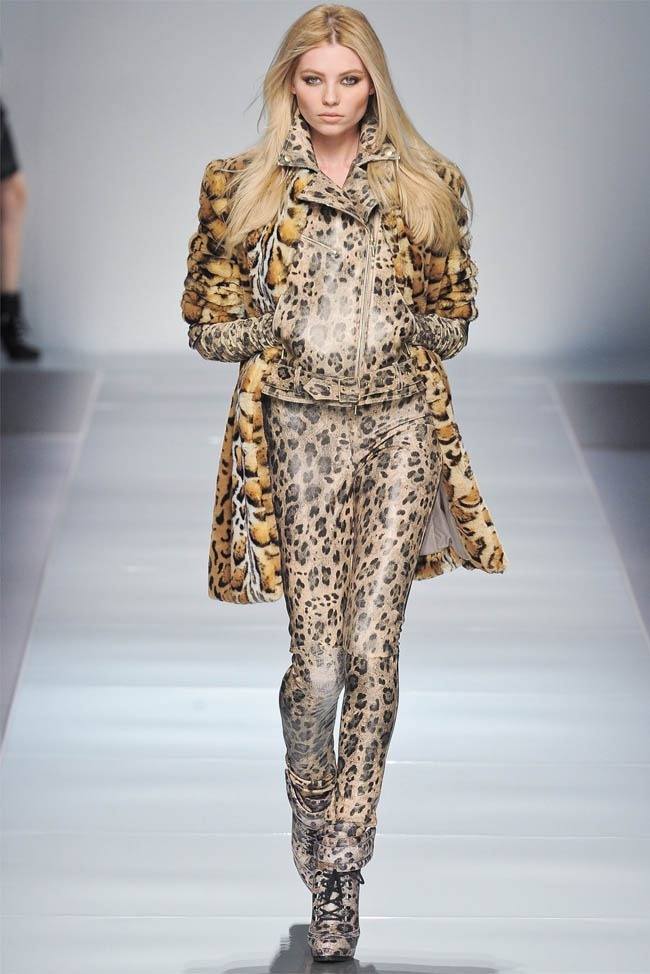 MILAN FASHION WEEK: BLUMARINE FALL 2012