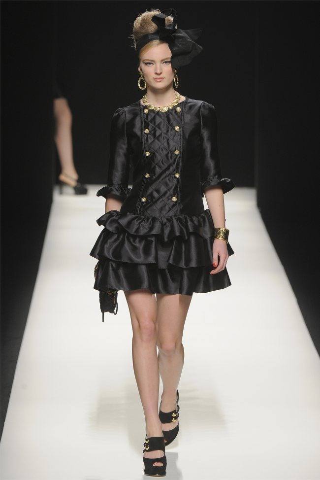 MILAN FASHION WEEK: MOSCHINO FALL 2012