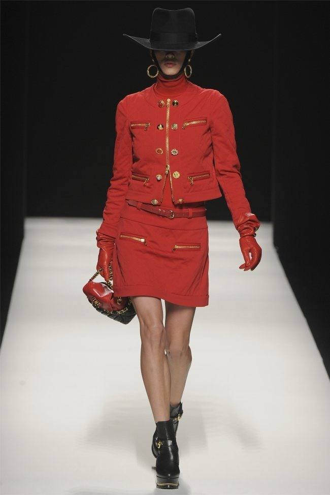 MILAN FASHION WEEK: MOSCHINO FALL 2012
