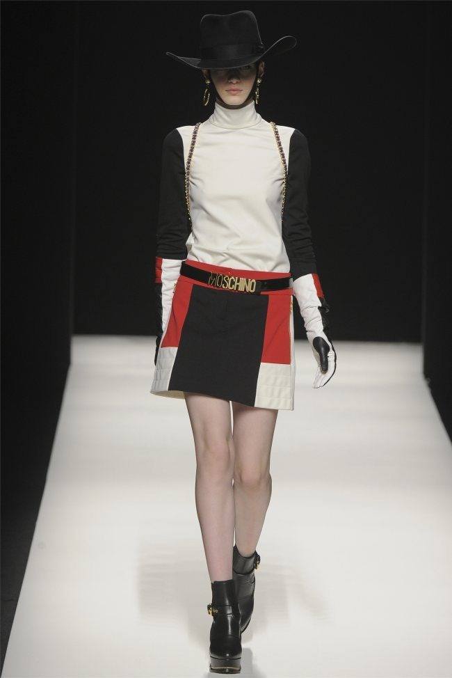 MILAN FASHION WEEK: MOSCHINO FALL 2012