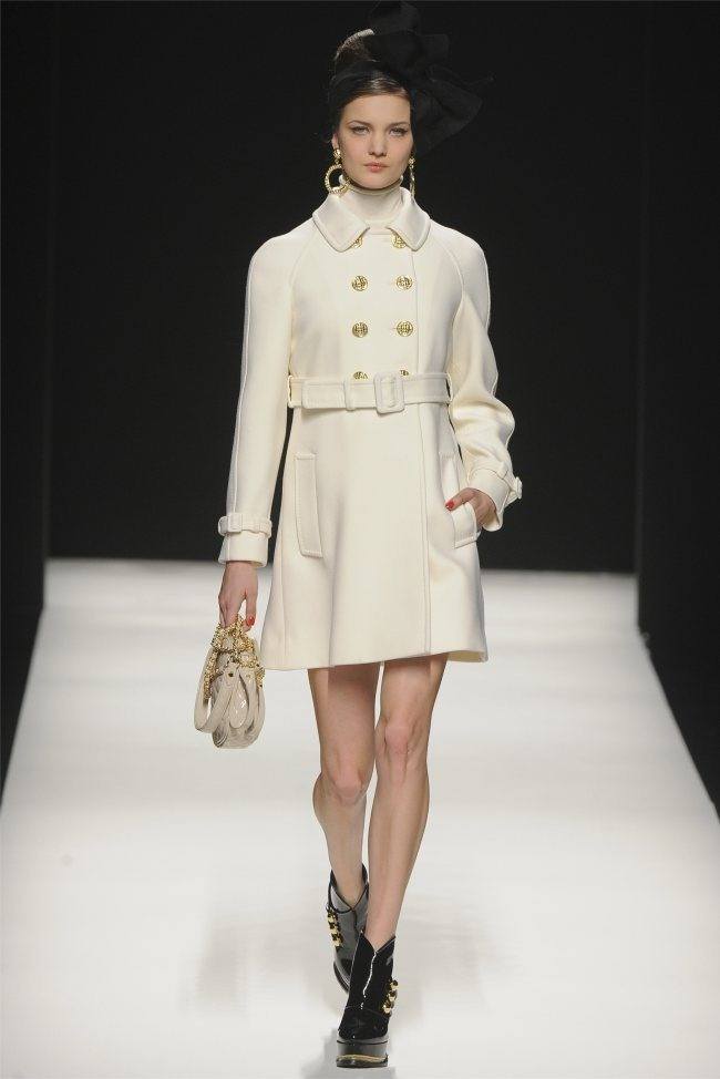 MILAN FASHION WEEK: MOSCHINO FALL 2012