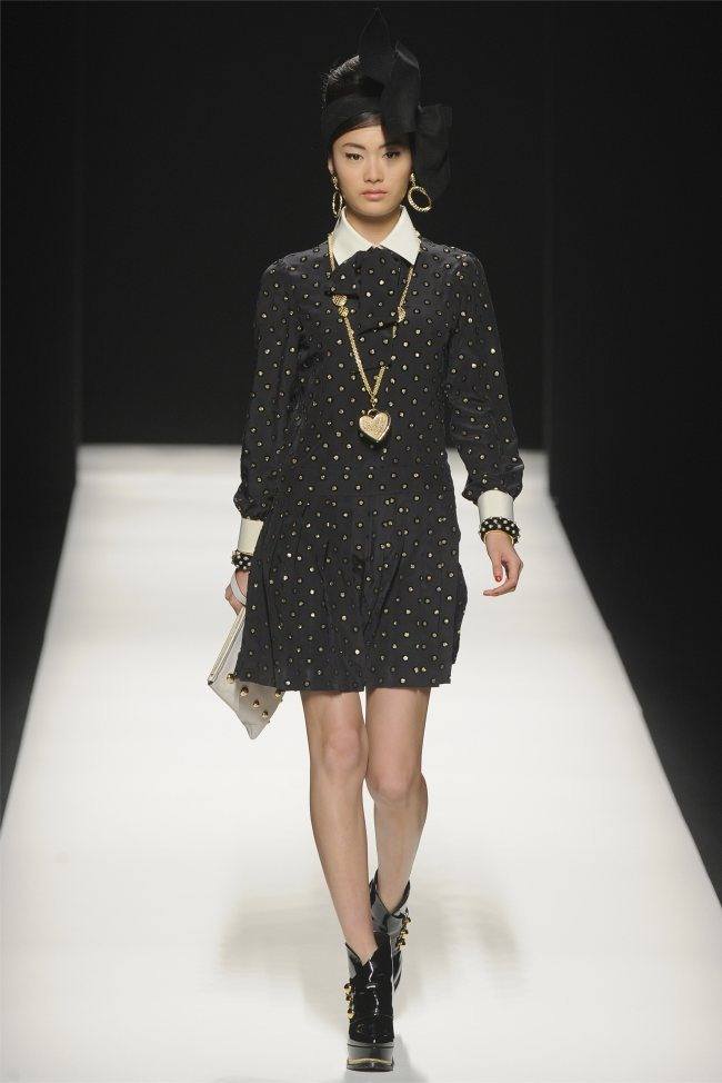 MILAN FASHION WEEK: MOSCHINO FALL 2012