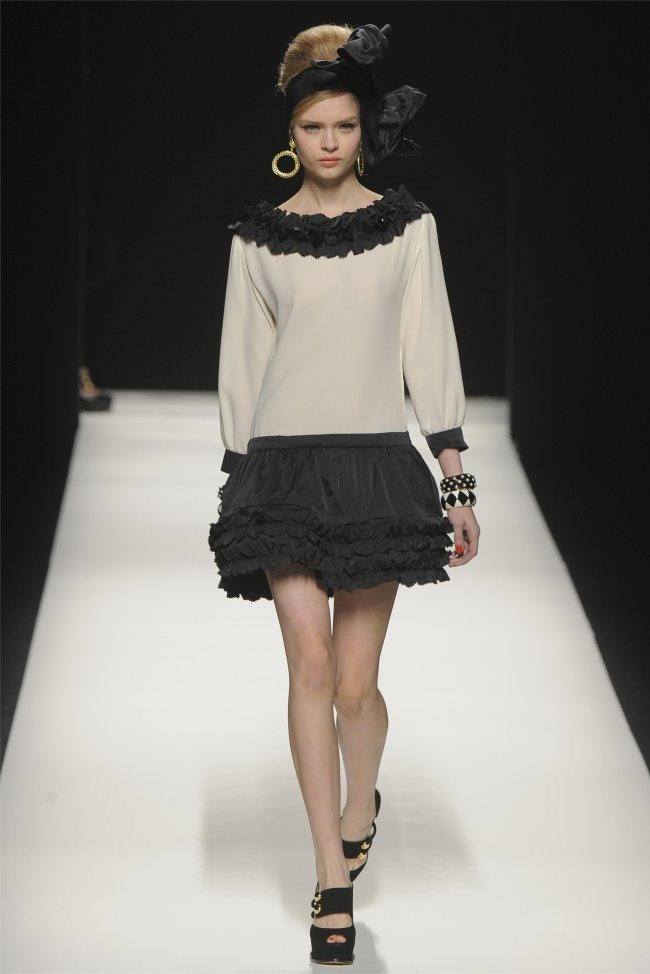 MILAN FASHION WEEK: MOSCHINO FALL 2012