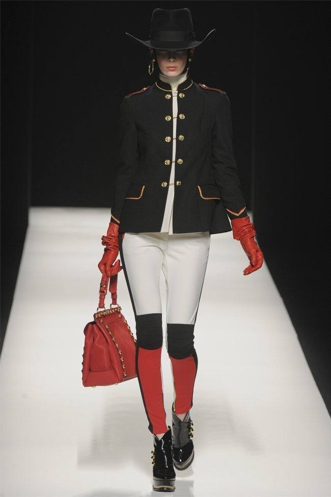 MILAN FASHION WEEK: MOSCHINO FALL 2012