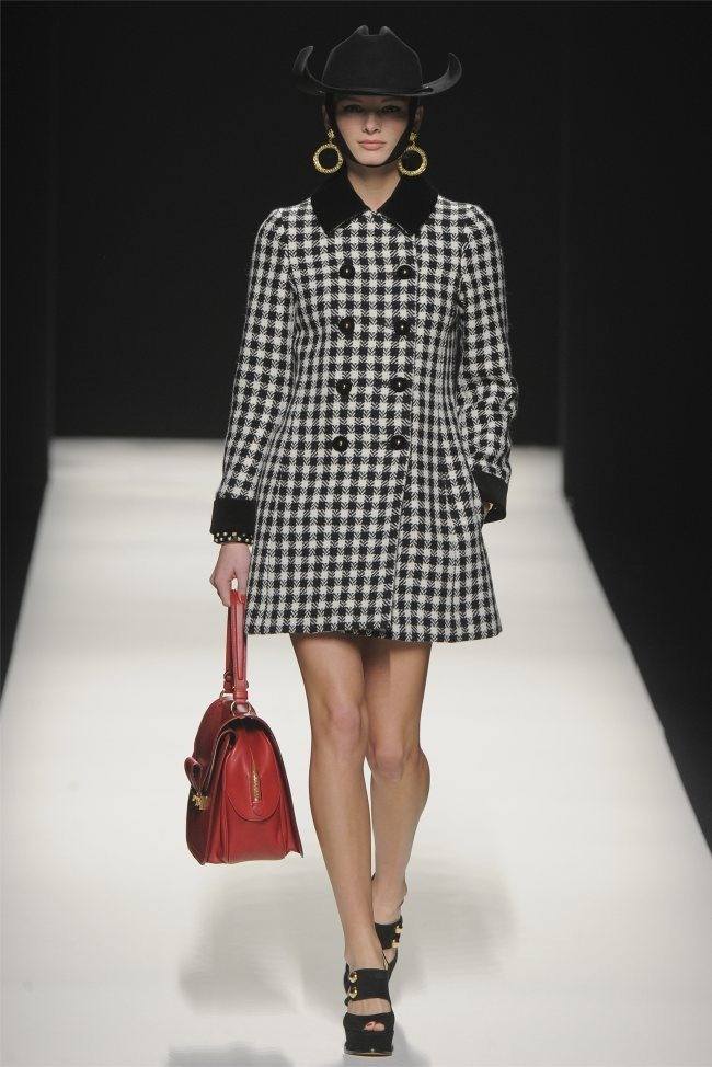 MILAN FASHION WEEK: MOSCHINO FALL 2012