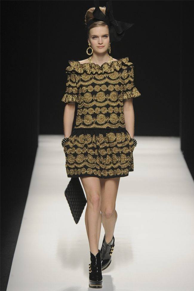 MILAN FASHION WEEK: MOSCHINO FALL 2012