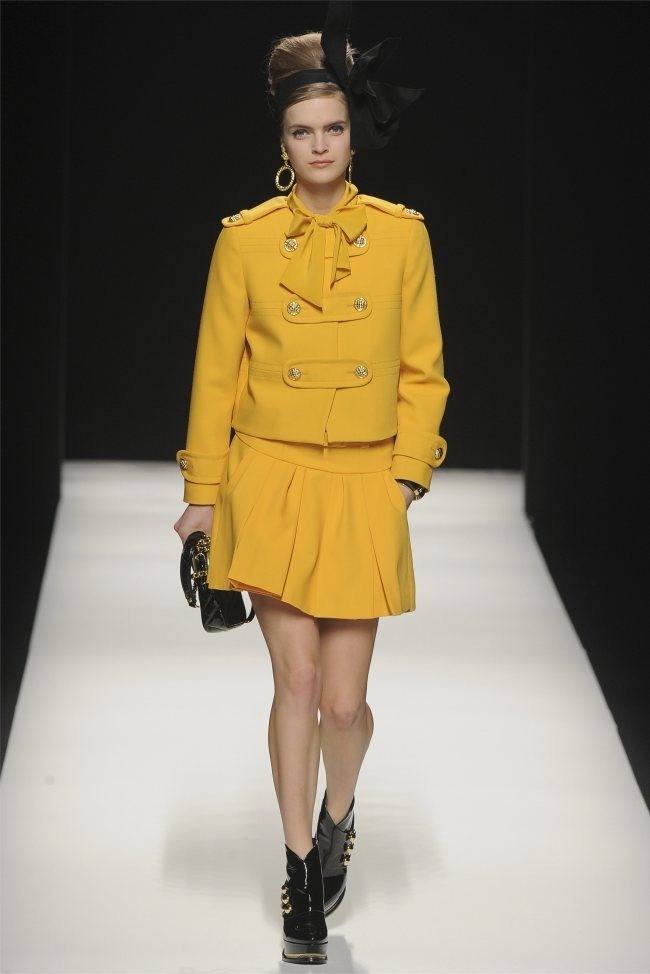 MILAN FASHION WEEK: MOSCHINO FALL 2012