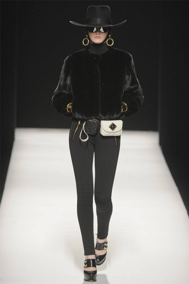 MILAN FASHION WEEK: MOSCHINO FALL 2012