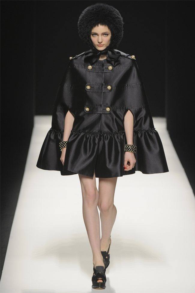MILAN FASHION WEEK: MOSCHINO FALL 2012