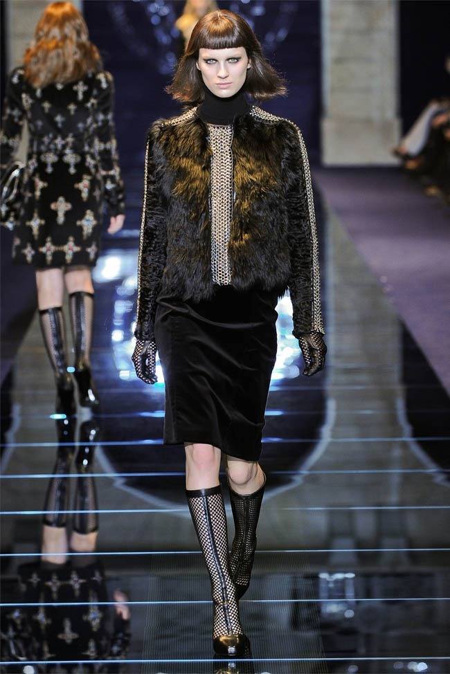 MILAN FASHION WEEK: VERSACE FALL 2012