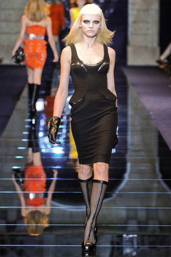 MILAN FASHION WEEK: VERSACE FALL 2012