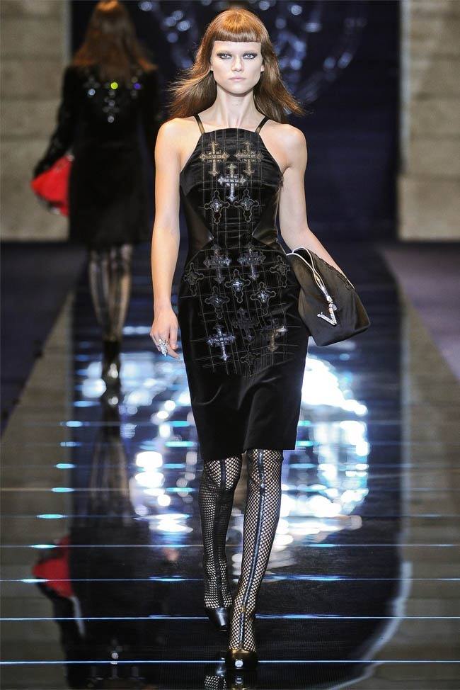 MILAN FASHION WEEK: VERSACE FALL 2012