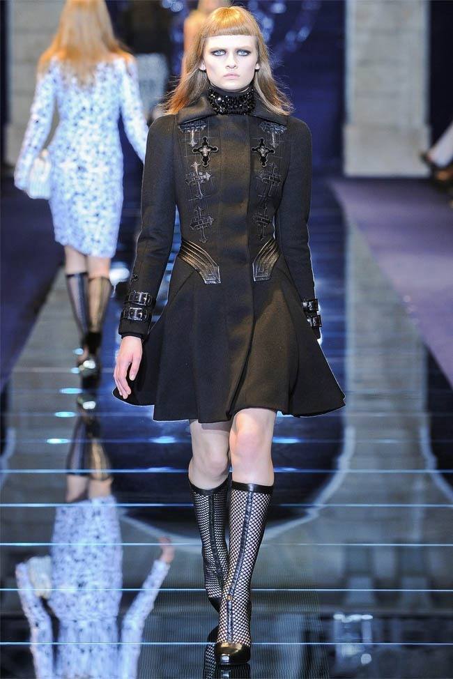 MILAN FASHION WEEK: VERSACE FALL 2012