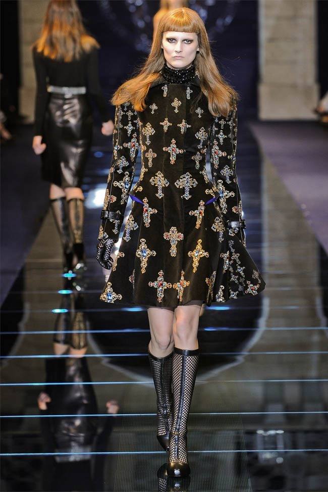 MILAN FASHION WEEK: VERSACE FALL 2012