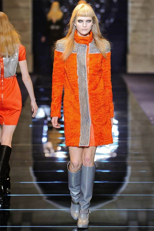 MILAN FASHION WEEK: VERSACE FALL 2012