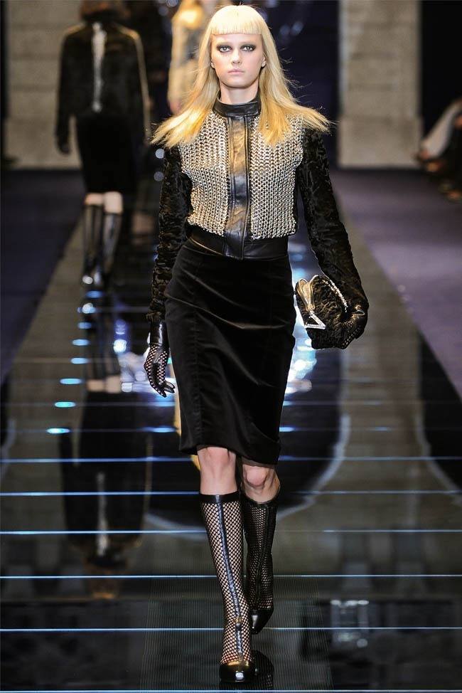 MILAN FASHION WEEK: VERSACE FALL 2012