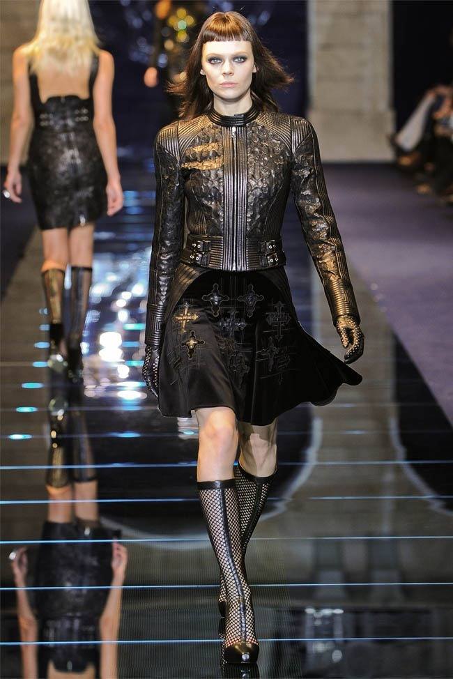 MILAN FASHION WEEK: VERSACE FALL 2012