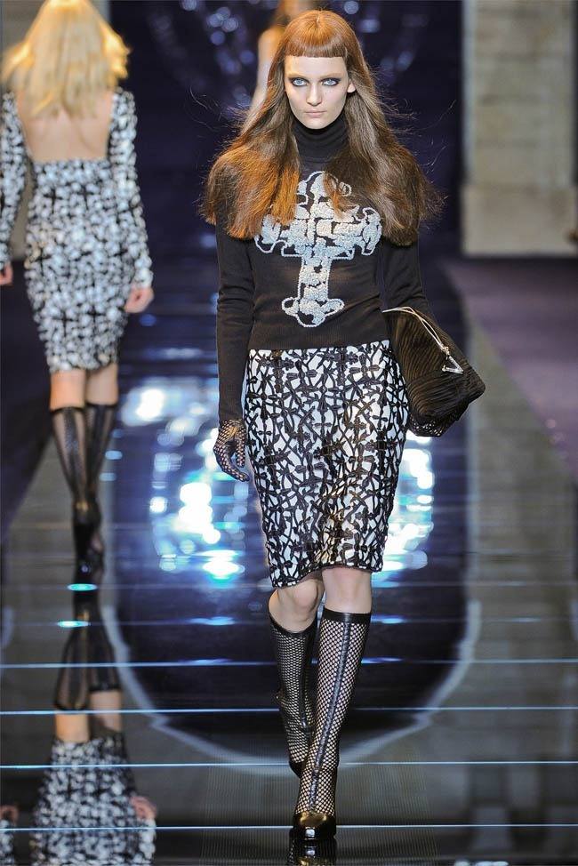 MILAN FASHION WEEK: VERSACE FALL 2012