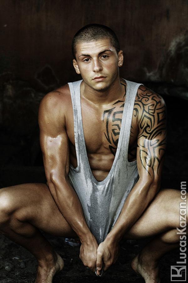 หล่อมากมาย