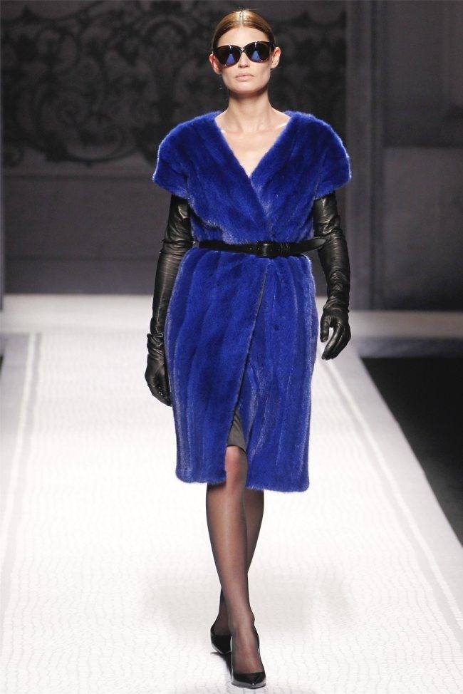 MILAN FASHION WEEK: ALBERTA FERRETTI FALL 2012