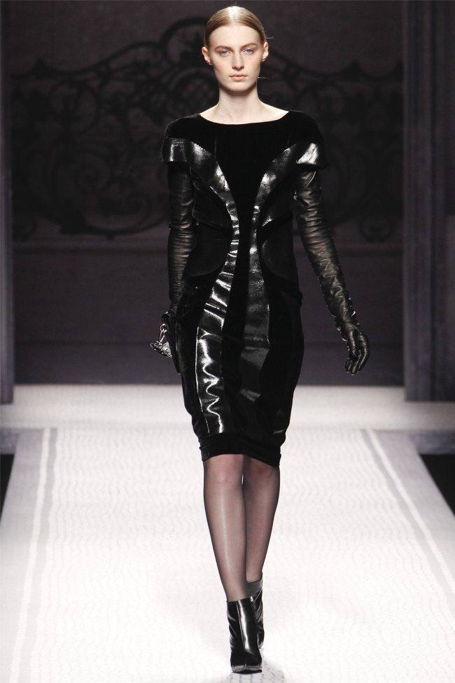 MILAN FASHION WEEK: ALBERTA FERRETTI FALL 2012