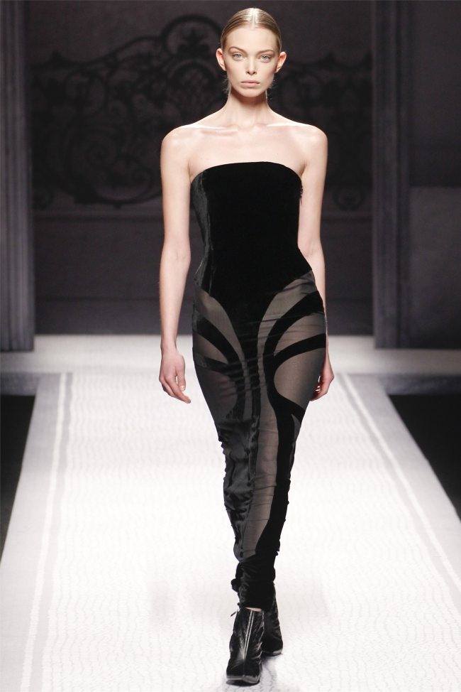 MILAN FASHION WEEK: ALBERTA FERRETTI FALL 2012