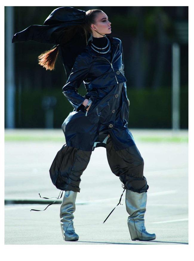VOGUE PARIS: KARLIE KLOSS BY PHOTOGRAPHER HANS FEURER